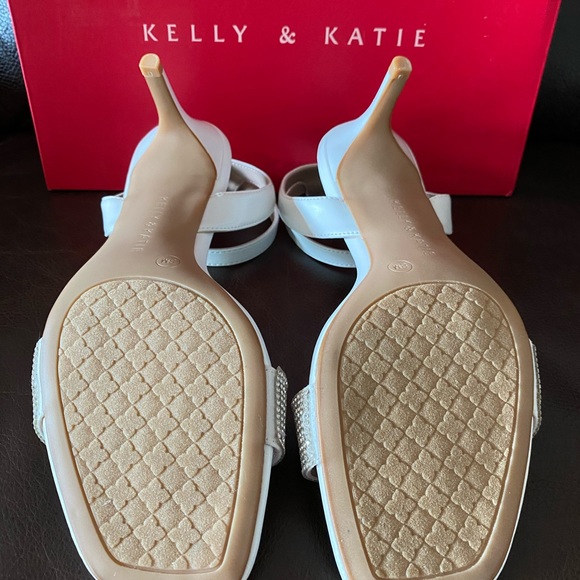 ~New In Box~ Kelly & Katie Rhinestone Heels - Picture 4 of 7
